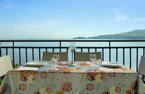 Zoagli Apartment | Beautiful 'La Solatia' with Sea View & Balcony Retreat