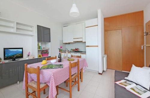 Villaggio Sanghen Apartment | Pet-Friendly Apartment La Stalla with Oceanfront Pool