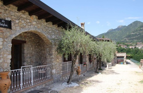 Voiandes Apartment | Pet-Friendly Apartment La Tartufaia with Pool & High Rating
