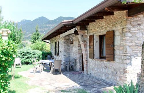 Voiandes Apartment | Pet-Friendly Retreat at Apartment La Tartufaia-9, Rated 9/10