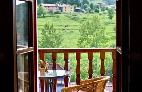 Cangas de Onis Cottage | Cozy Oceanfront Apartment la Trapa - Guest Rated 9.8/10
