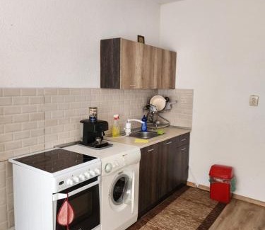 Sandanski House | Cozy Apartment Lachevi: Family-Friendly with Kitchen Access