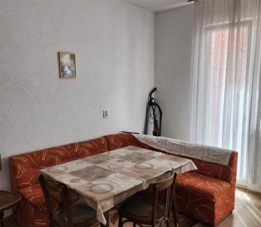 Sandanski House | Cozy Apartment Lachevi: Family-Friendly with Kitchen Access
