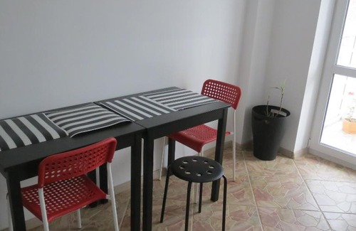Pskov Apartment | Budget-Friendly Apartment Lagernaya 5A with Hot Tub