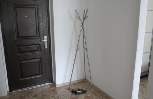 Pskov Apartment | Budget-Friendly Apartment Lagernaya 5A with Hot Tub