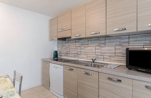 Baselga di Pine Apartment | Cozy Apartment 'Lago delle Rane' with Balcony & Lake View