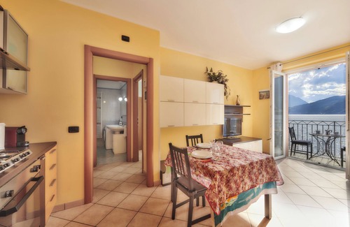 Bellano Apartment | Beautiful 'Lago Sereno' Apartment with Lake View & Balcony