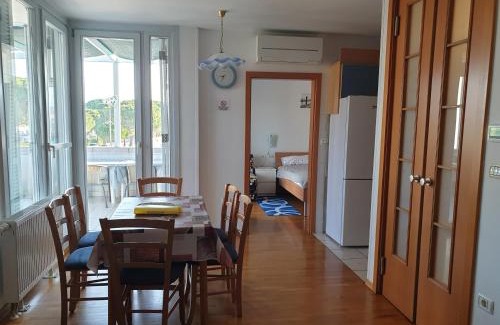 Izola Apartment | Oceanfront Apartment Laguna 70 - Guest Rated 9.4/10