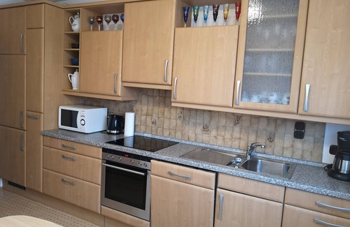 Nordenham House | Cozy Apartment Lang: Guest Rated 8.8 with Breakfast & Kitchen