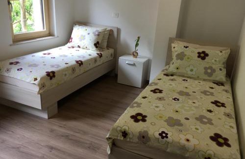 Tolmin Apartment | Top-Rated Apartment Lapanja: Family-Friendly with Kitchen