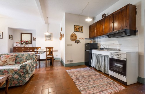 Gallina Apartment | Mountain View Apartment "Lavanda" with Pool and Wi-Fi
