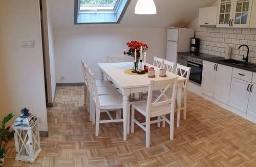 Brilon Apartment | Spacious Apartment Lavender Hill with Big Terrace & Amenities