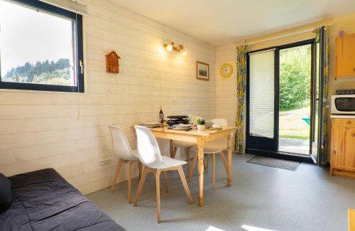 Les Bottieres Apartment | Cozy Apartment Le Bochate-8: Family-Friendly Stay Awaits
