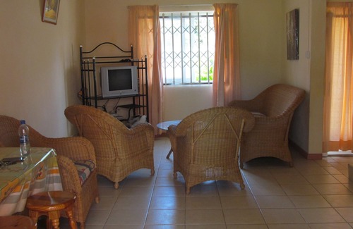 Pereybere Apartment | Oceanfront Apartment Le Cygne 2 with Pool and Pet-Friendly