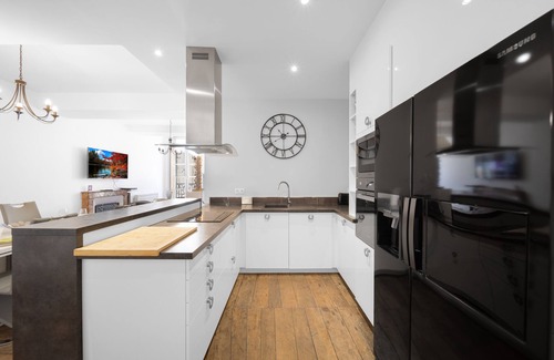 Beaune City Centre Apartment | Comfortable Apartment - Le Home Carnot with Kitchen & Breakfast