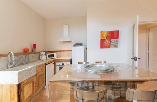 Saint-Germain Apartment | Apartment 'Le Maronnier' with Shared Pool, Wi-Fi and Air Conditioning