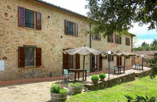 Peccioli Apartment | Top-Rated Apartment Le Palaie - 'Mangiatoia' with Pool