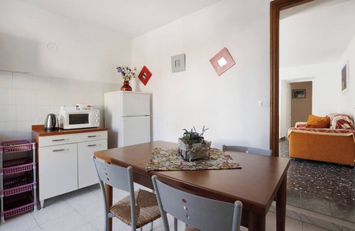 Beverino Apartment | Apartment 'Le Rose' with Mountain View and Wi-Fi
