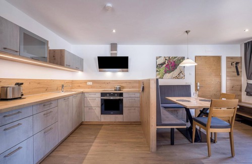 Valles Apartment | Cozy 'Lechnerhof Fane Alm' with Mountain Views & Garden
