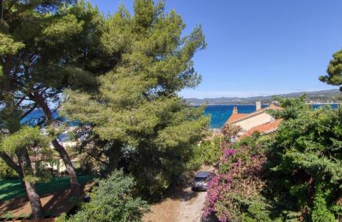 La Madrague Apartment | Pet-Friendly Apartment Les Aigues Marines-12: Rated 9/10