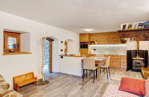 Valsavarenche Apartment | Cozy 'Les Cles - Genepy' Apartment with Mountain Views