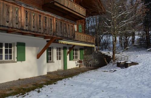 Zweisimmen Nr Gstaad Apartment | Family-Friendly Apartment Les Erables - Chalet Retreat