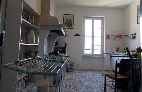 Salleles-d'Aude Apartment | Apartment Les Volets Bleus in a canal-side manor house, ideal for families