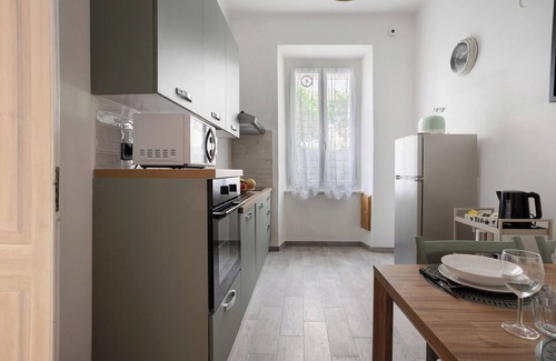 La Spezia Historic Centre Apartment | Apartment 'Licia' with Balcony, Wi-Fi and Air Conditioning