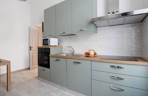La Spezia Historic Centre Apartment | Apartment 'Licia' with Balcony, Wi-Fi and Air Conditioning