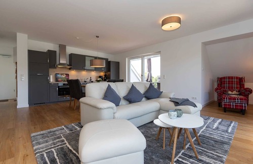 Alt Gaarz Apartment | Oceanfront Apartment Lieblingsplatz Rerik with Pool & Views