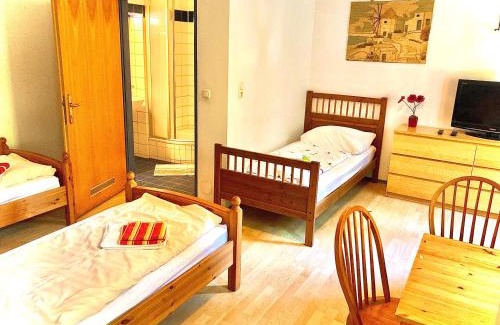 Favoriten Apartment | Family-Friendly Stay at Apartment Liesingbach with Kitchen