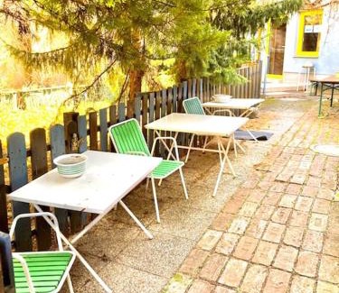 Favoriten Apartment | Family-Friendly Stay at Apartment Liesingbach with Kitchen