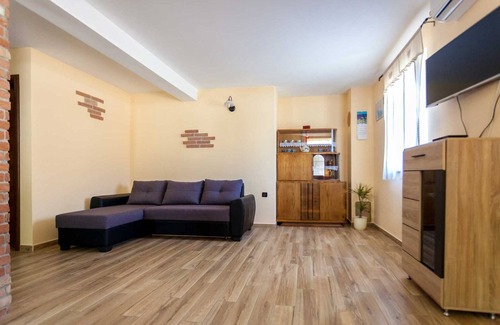 Porat Apartment | Cozy Apartment Lily 2 with Kitchen & Breakfast Included