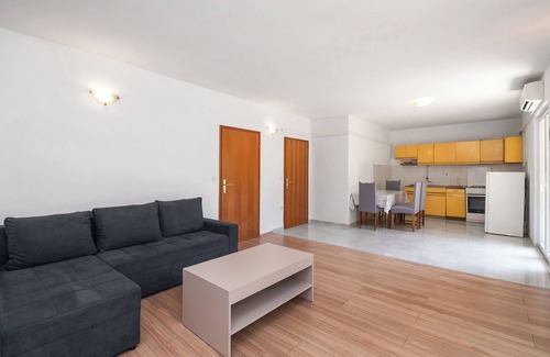 Primosten Apartment | Oceanfront Apartment Ljuba with Breakfast in Primosten
