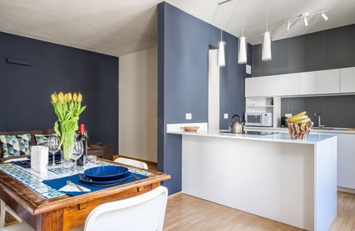 Oltretorrente Apartment | Inviting Officina7 Medium Apartment with Breakfast Included