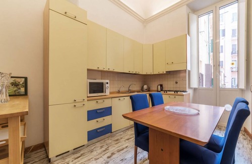 Esquilino Apartment | Piazza Vittorio Exclusive Apartment with Family-Friendly Amenities