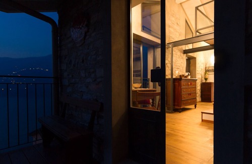 Blevio Apartment | Apartment 'Loft and Veranda on Lake Como' with Lake View, Wi-Fi and Air Conditioning