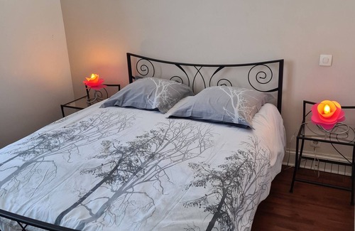Lorcy Apartment | Cozy Apartment Lorcy: Perfect for Couples and Pets