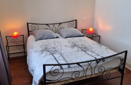Lorcy Apartment | Cozy Apartment Lorcy: Perfect for Couples and Pets