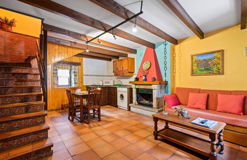 Caunedo House | Apartment 'Lorences A' with Mountain View
