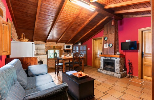 Caunedo House | Apartment 'Lorences E' with Mountain View