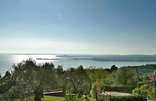 Toscolano Maderno Apartment | Discover Apartment Loretta: Family-Friendly Retreat with Pool