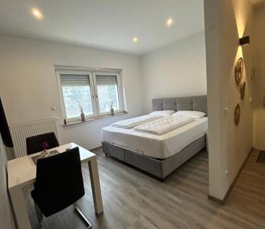 Odenkirchen-Mitte Apartment | Top-Rated Family Retreat at Apartment Lori
