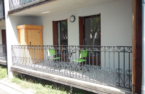 Bagneres-de-Luchon Apartment | Cozy Apartment Luchon for 2-4 People with Spa & Breakfast