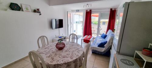 Izola Apartment | Ocean View Apartment Lucky 7 - Guest Rated 10/10 Stay