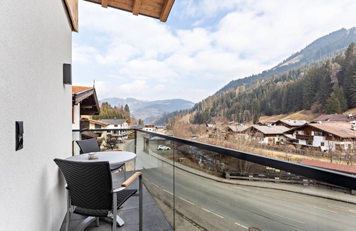 Auffach Apartment | Scenic Apartment 'Luisalle Top 6' with Balcony & Wi-Fi