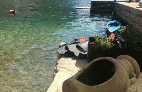 Orahovac Apartment | Beachfront Apartment Lukiduki with Ocean Views in Kotor