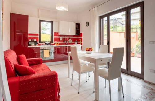 Tusa Apartment | Apartment 'Luna Rossa' with Mountain View, Wi-Fi and Air Conditioning