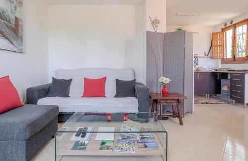 Salobrena Apartment | Idyllic Apartment "Luna" with Pool, Ocean View & Wi-Fi