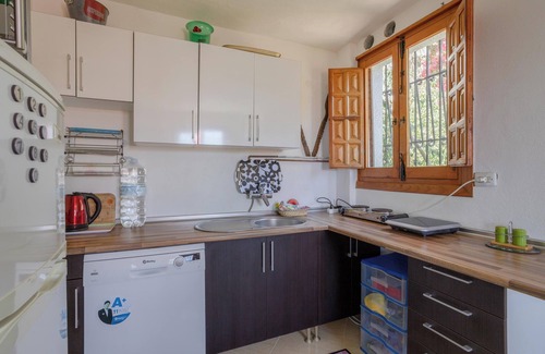 Salobrena Apartment | Idyllic Apartment "Luna" with Pool, Ocean View & Wi-Fi